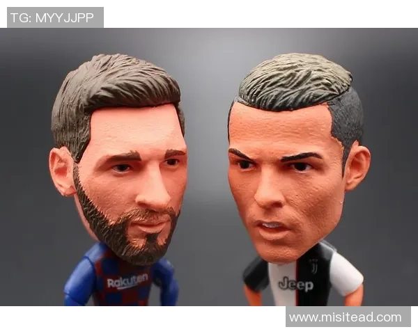 足球球星摆件官方正版收藏品展示 精致工艺与限量设计完美结合